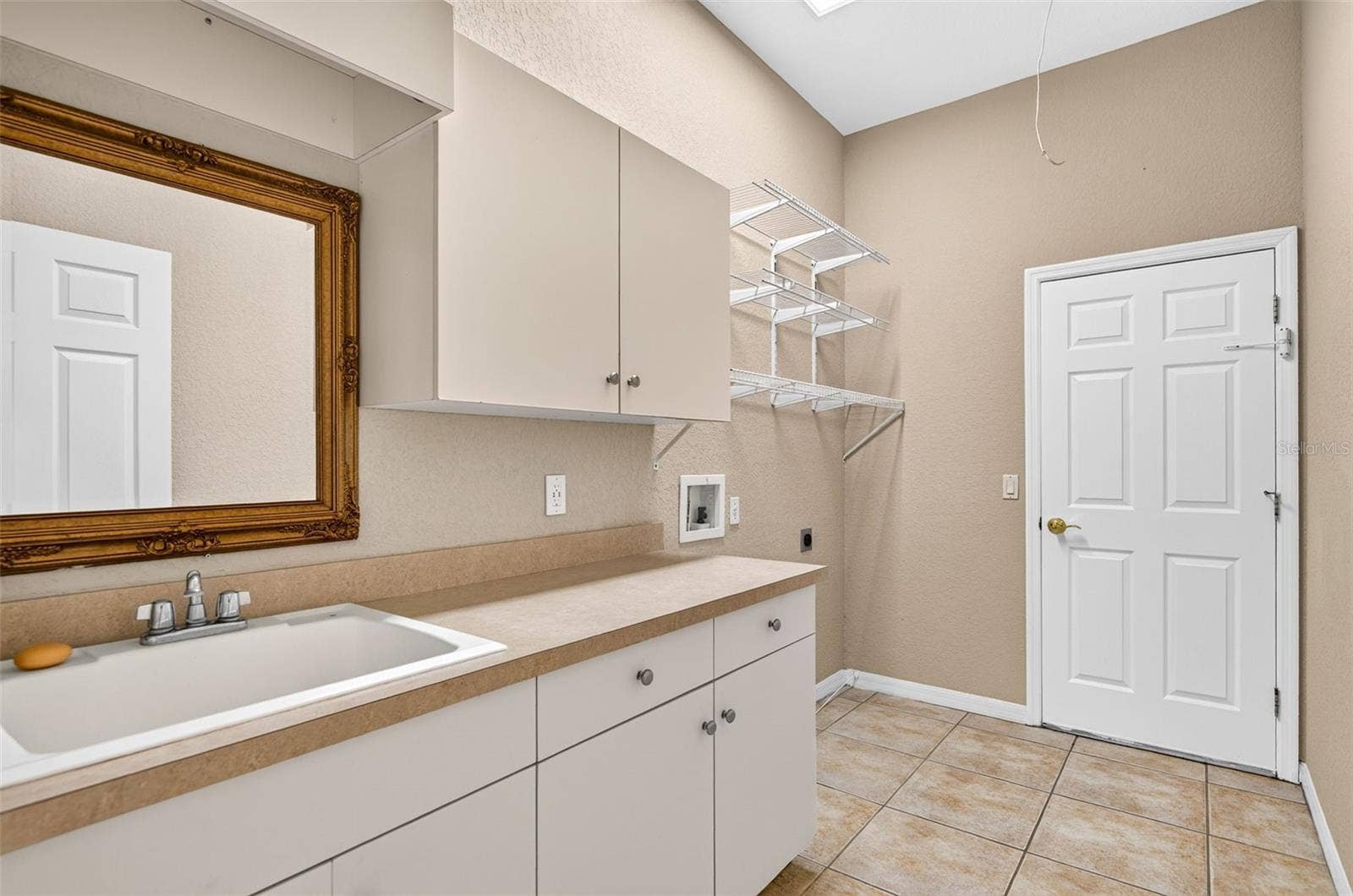 725 CITRUS WOOD LANE, Valrico, FL 33594 725 CITRUS WOOD LANE, Valrico, FL 33594