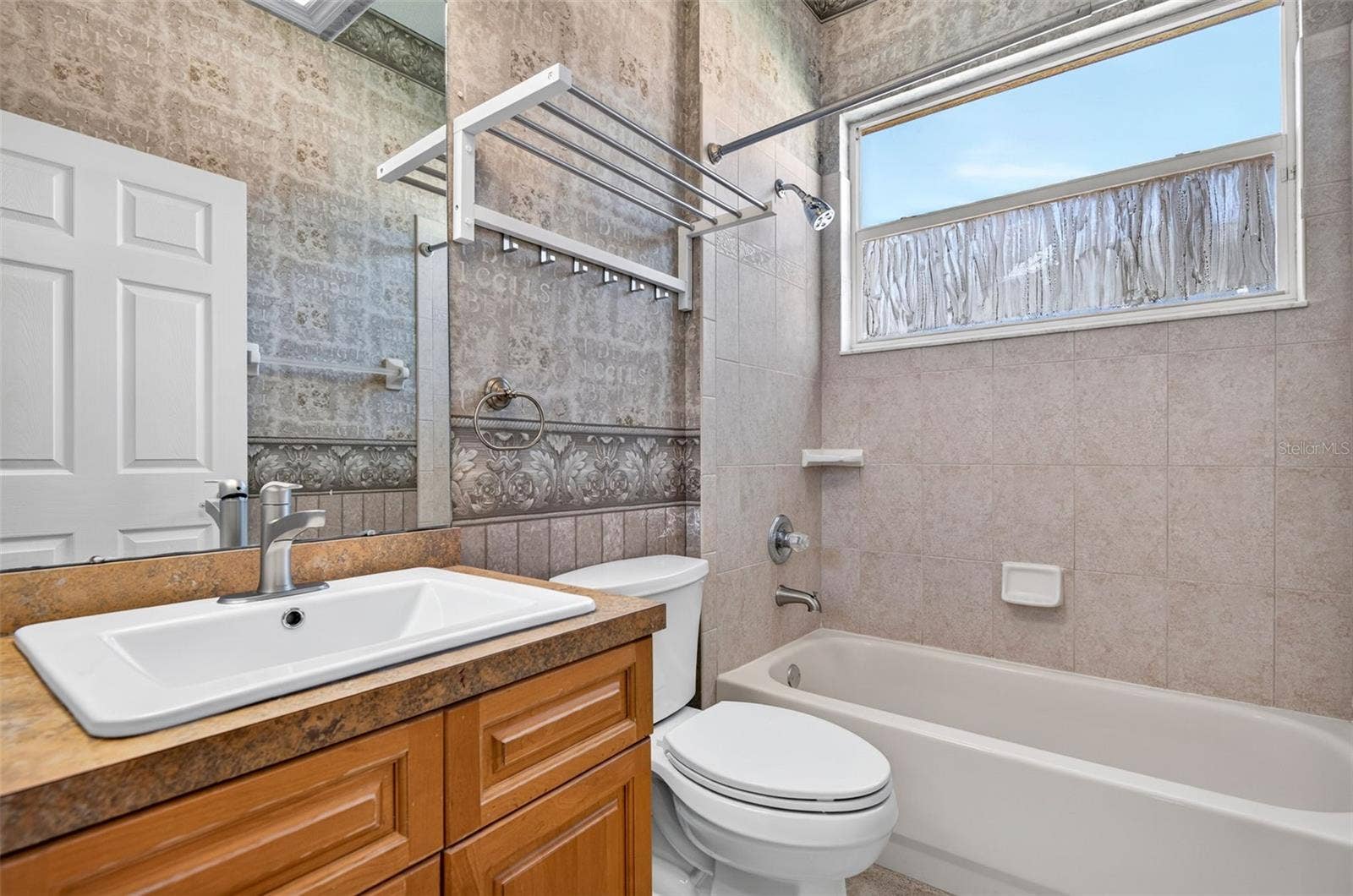 725 CITRUS WOOD LANE, Valrico, FL 33594 725 CITRUS WOOD LANE, Valrico, FL 33594