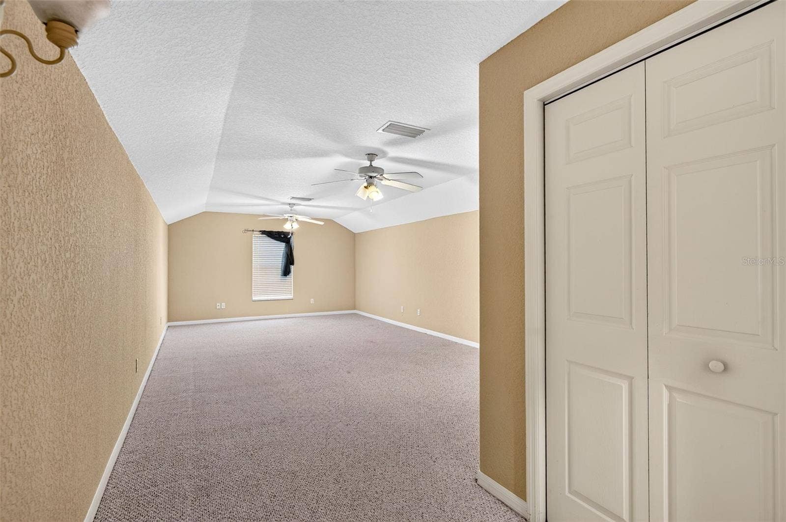 725 CITRUS WOOD LANE, Valrico, FL 33594 725 CITRUS WOOD LANE, Valrico, FL 33594