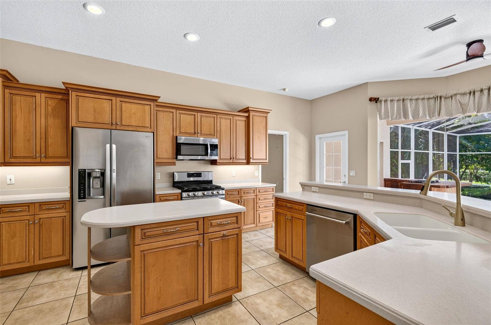 725 CITRUS WOOD LANE, Valrico, FL 33594 725 CITRUS WOOD LANE, Valrico, FL 33594