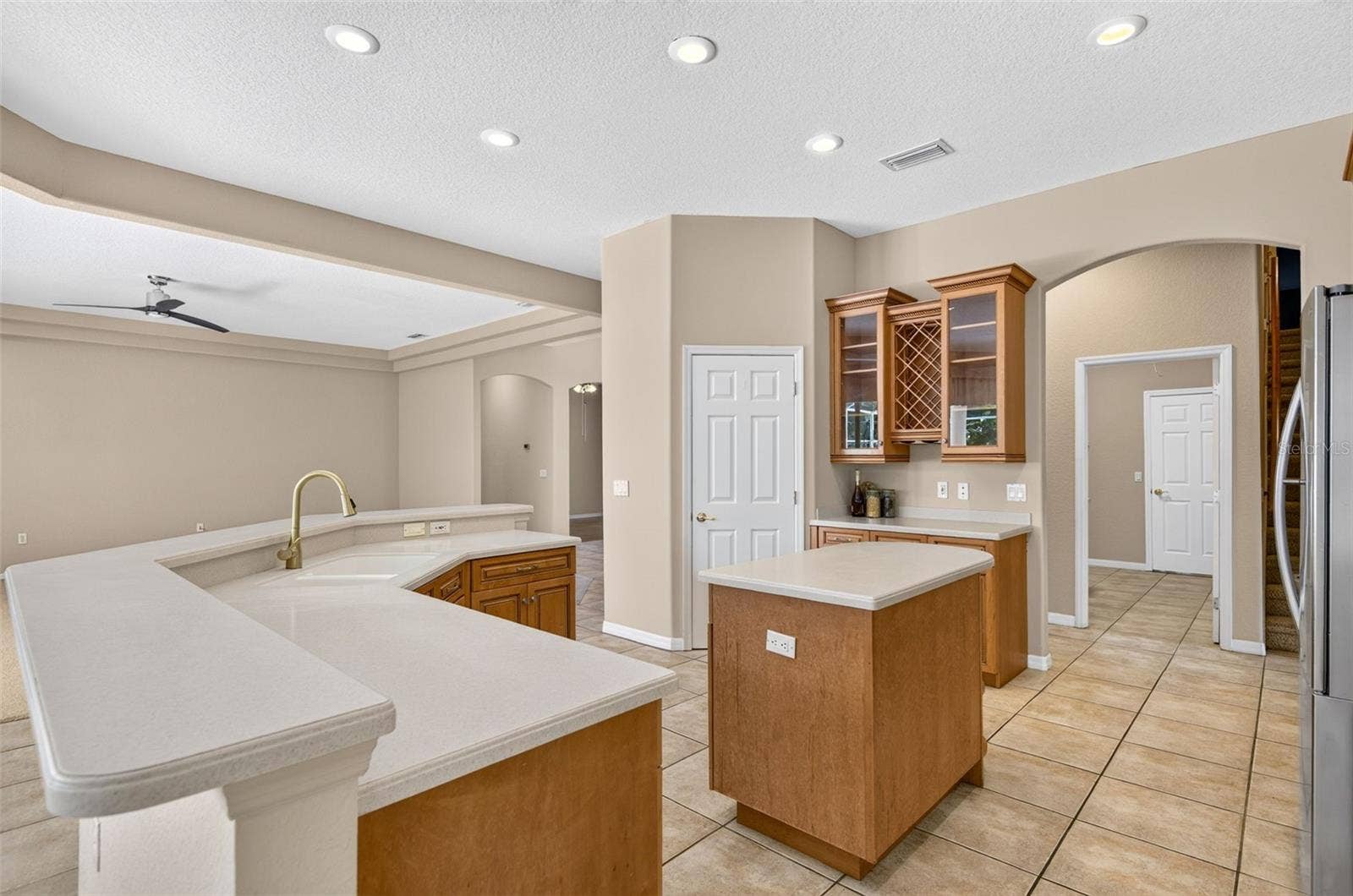 725 CITRUS WOOD LANE, Valrico, FL 33594 725 CITRUS WOOD LANE, Valrico, FL 33594