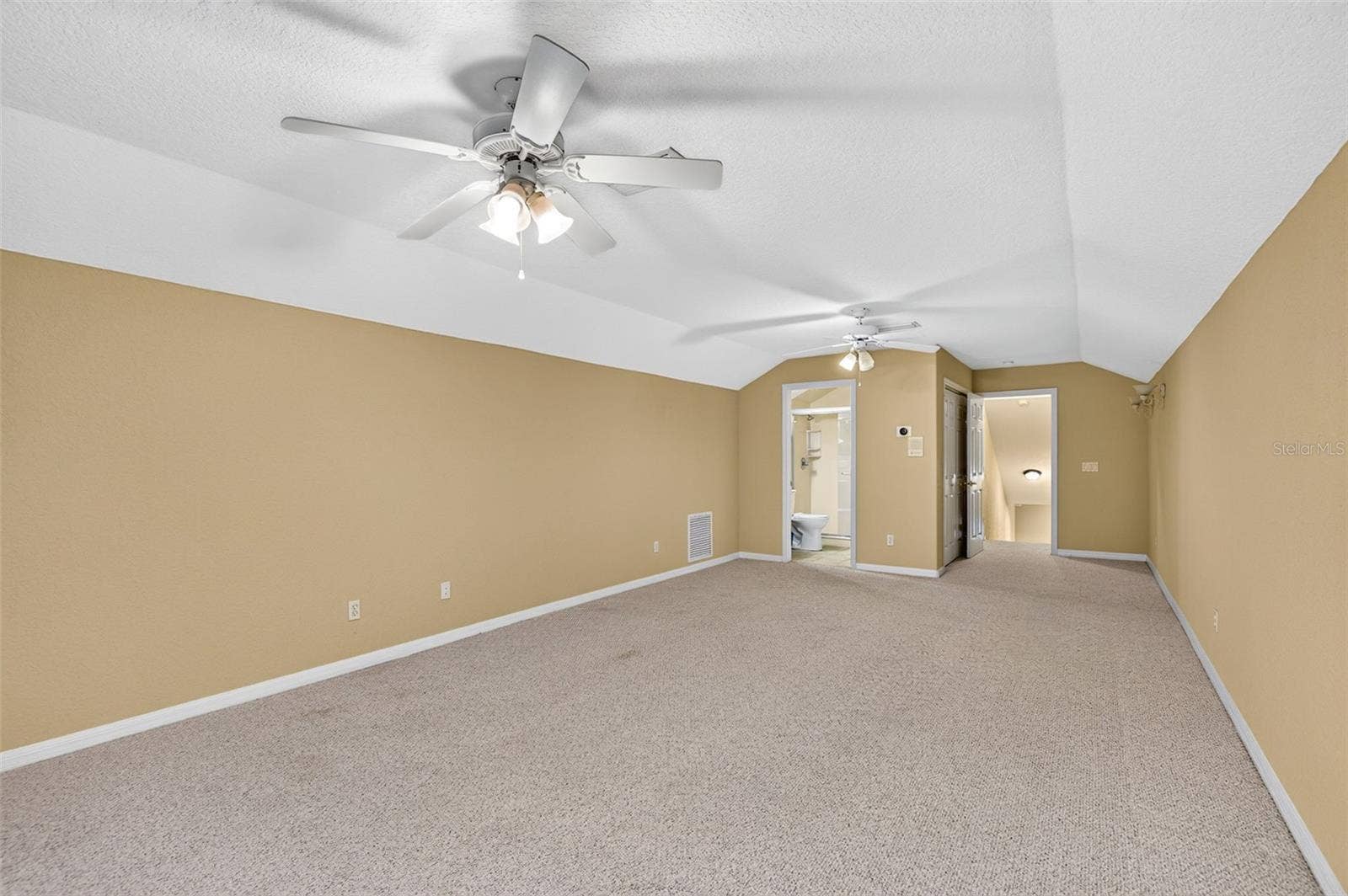 725 CITRUS WOOD LANE, Valrico, FL 33594 725 CITRUS WOOD LANE, Valrico, FL 33594