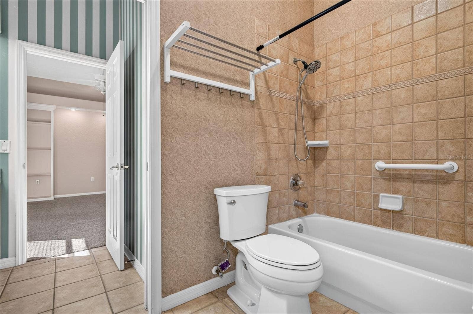 725 CITRUS WOOD LANE, Valrico, FL 33594 725 CITRUS WOOD LANE, Valrico, FL 33594