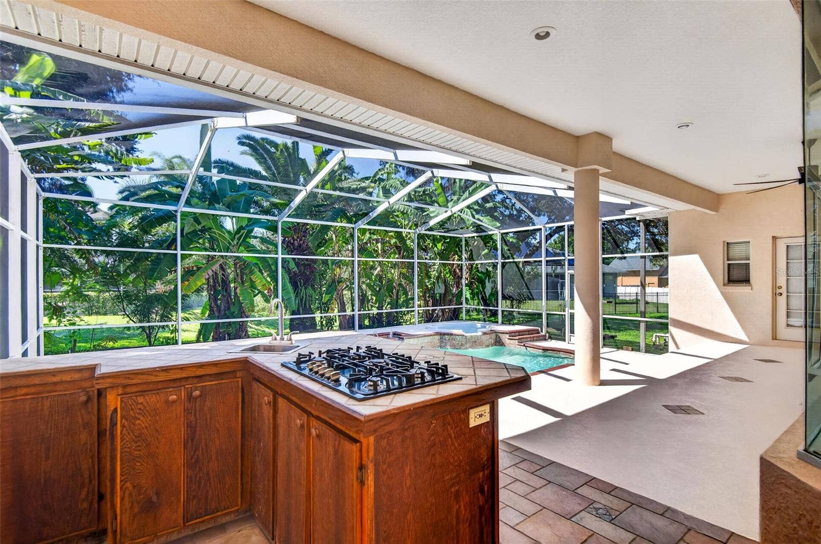 725 CITRUS WOOD LANE, Valrico, FL 33594 725 CITRUS WOOD LANE, Valrico, FL 33594