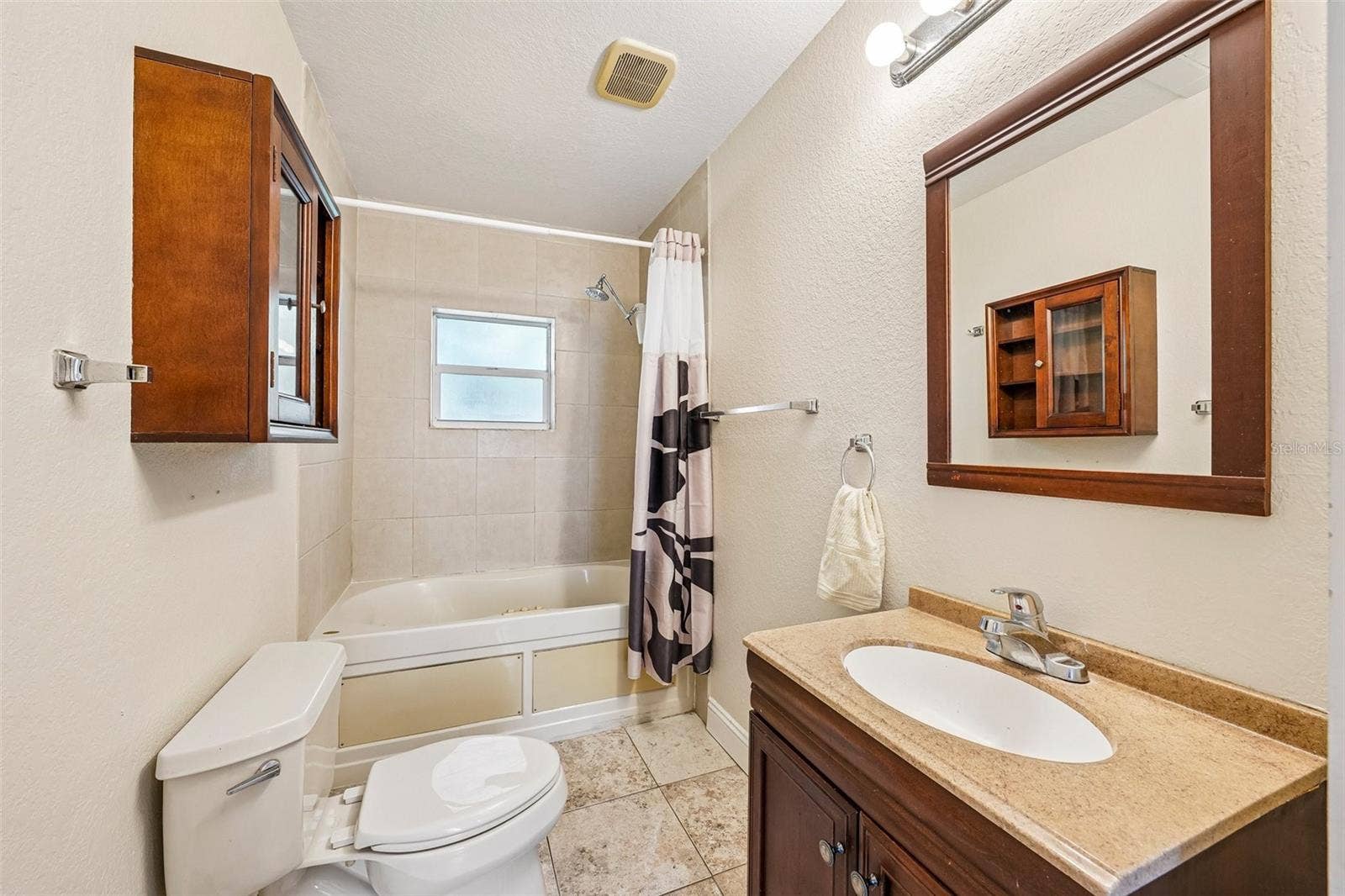 1646 28TH AVENUE N, St Petersburg, FL 33713 1646 28TH AVENUE N, St Petersburg, FL 33713
