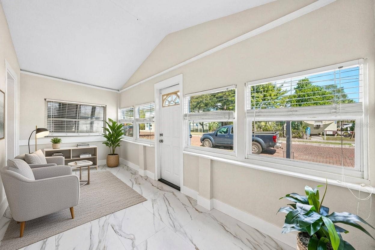 1646 28TH AVENUE N, St Petersburg, FL 33713 1646 28TH AVENUE N, St Petersburg, FL 33713