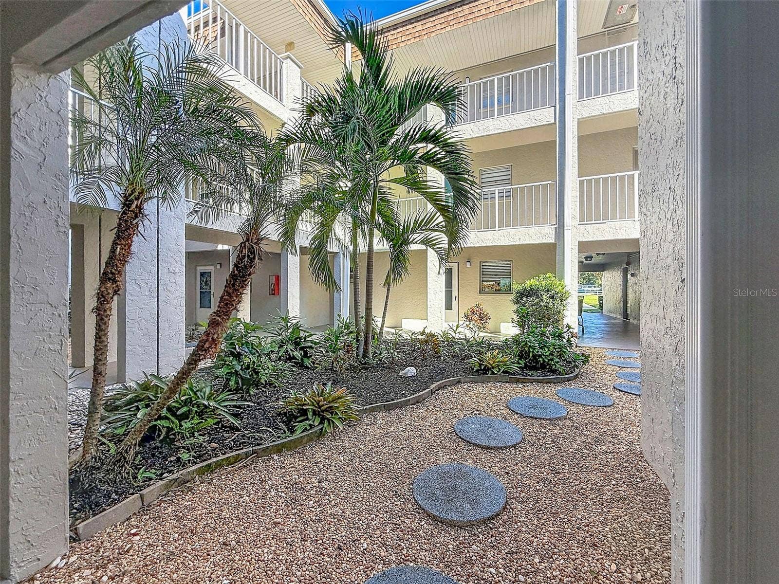 1520 GLEN OAKS DRIVE E, #244, Sarasota, FL 34232 1520 GLEN OAKS DRIVE E, #244, Sarasota, FL 34232