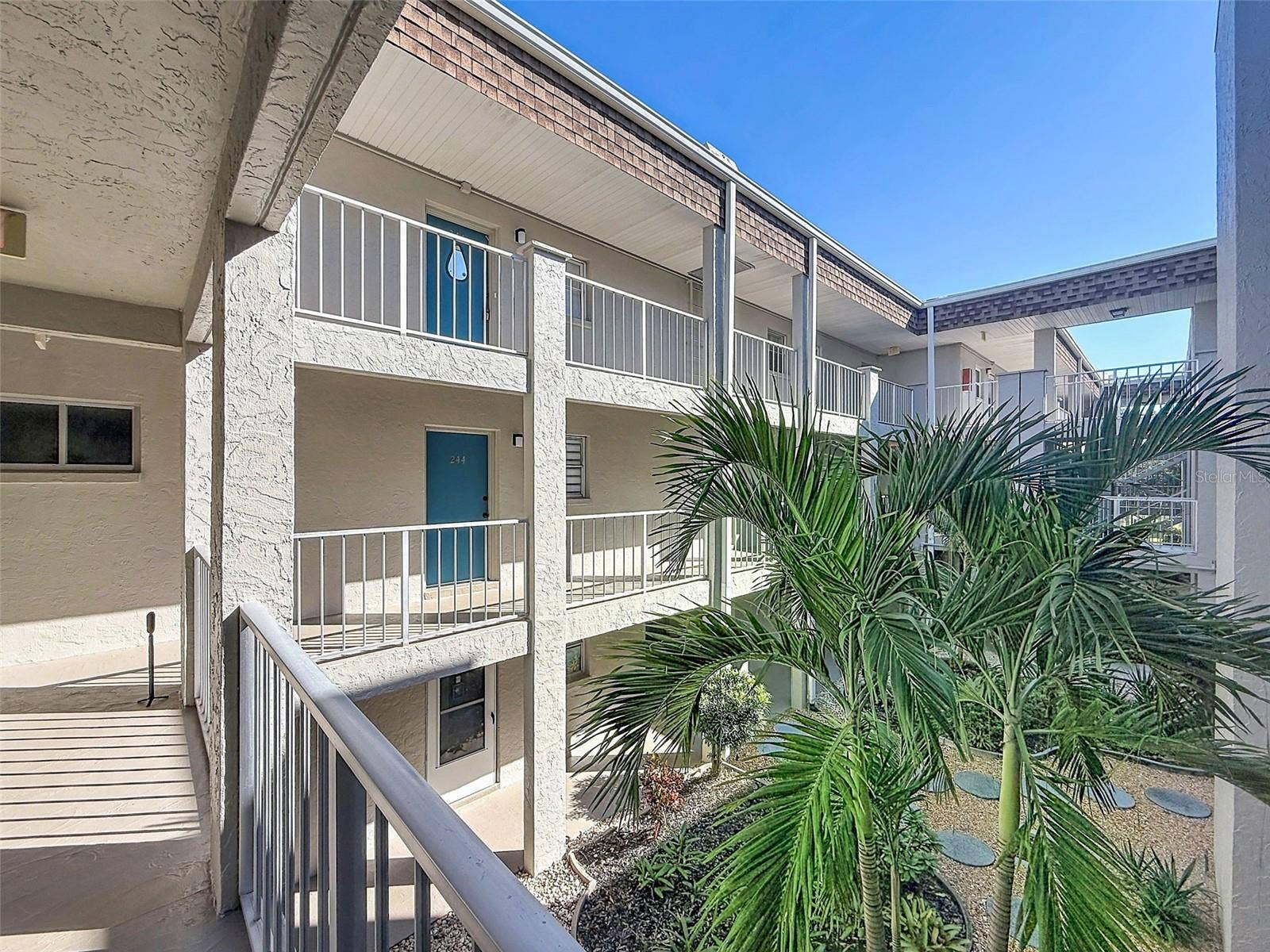 1520 GLEN OAKS DRIVE E, #244, Sarasota, FL 34232 1520 GLEN OAKS DRIVE E, #244, Sarasota, FL 34232
