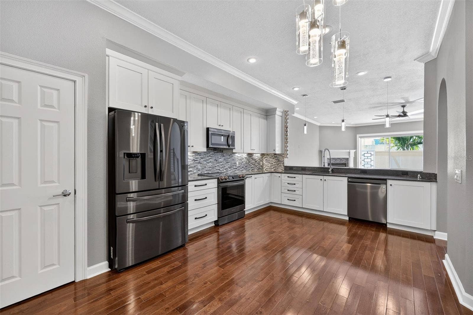348 LARBOARD WAY, Clearwater, FL 33767 Kitchen area