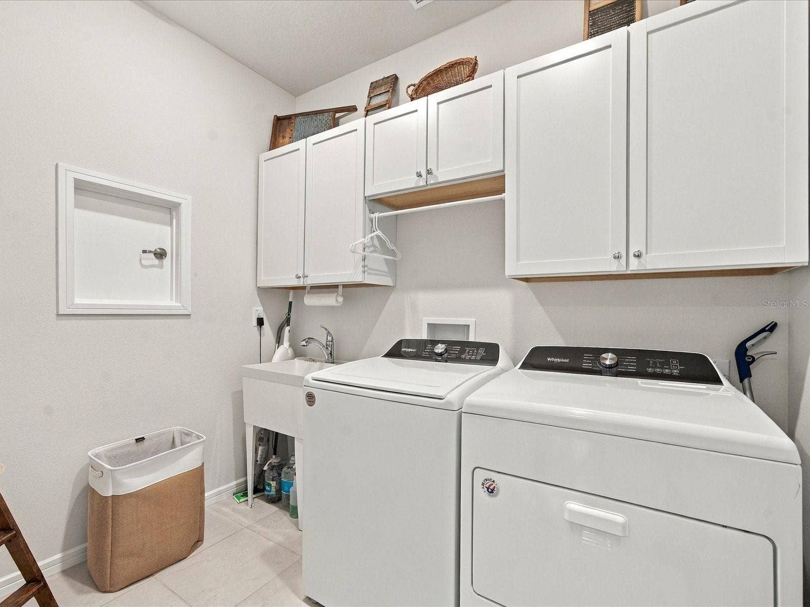 5547 BAY TIDE COURT, Land O Lakes, FL 34638 5547 BAY TIDE COURT, Land O Lakes, FL 34638