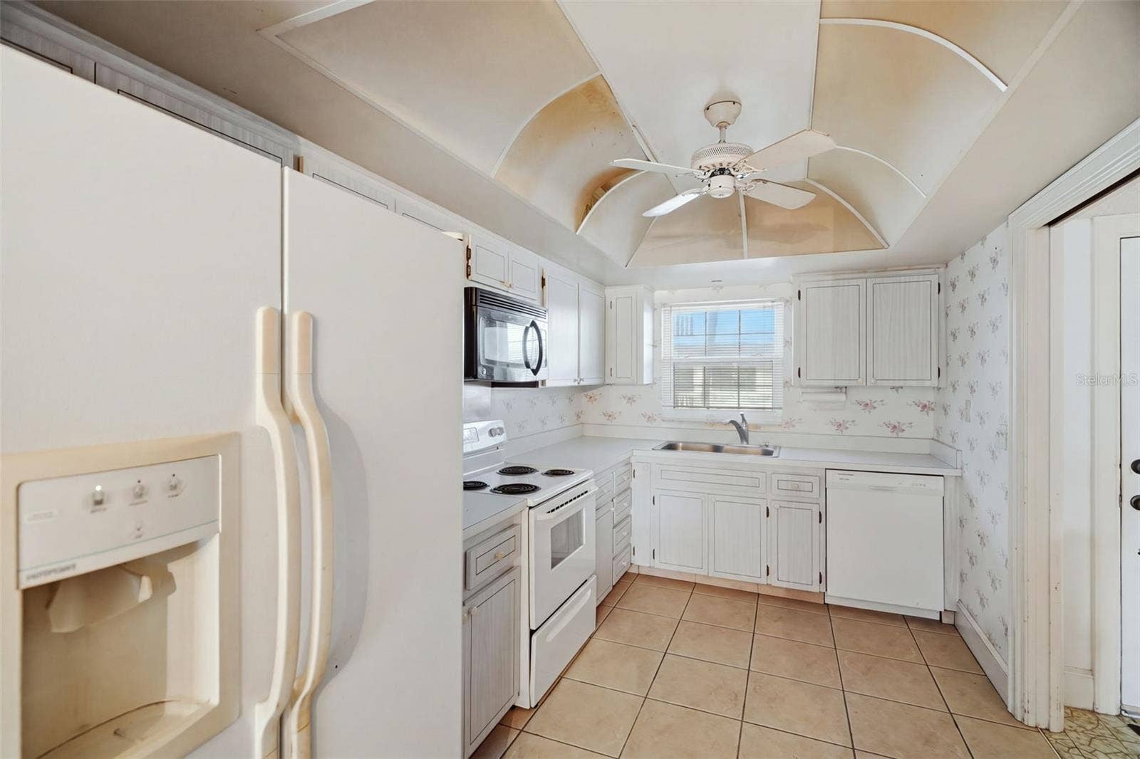 131 BLUFF VIEW DRIVE, #107, Belleair Bluffs, FL 33770