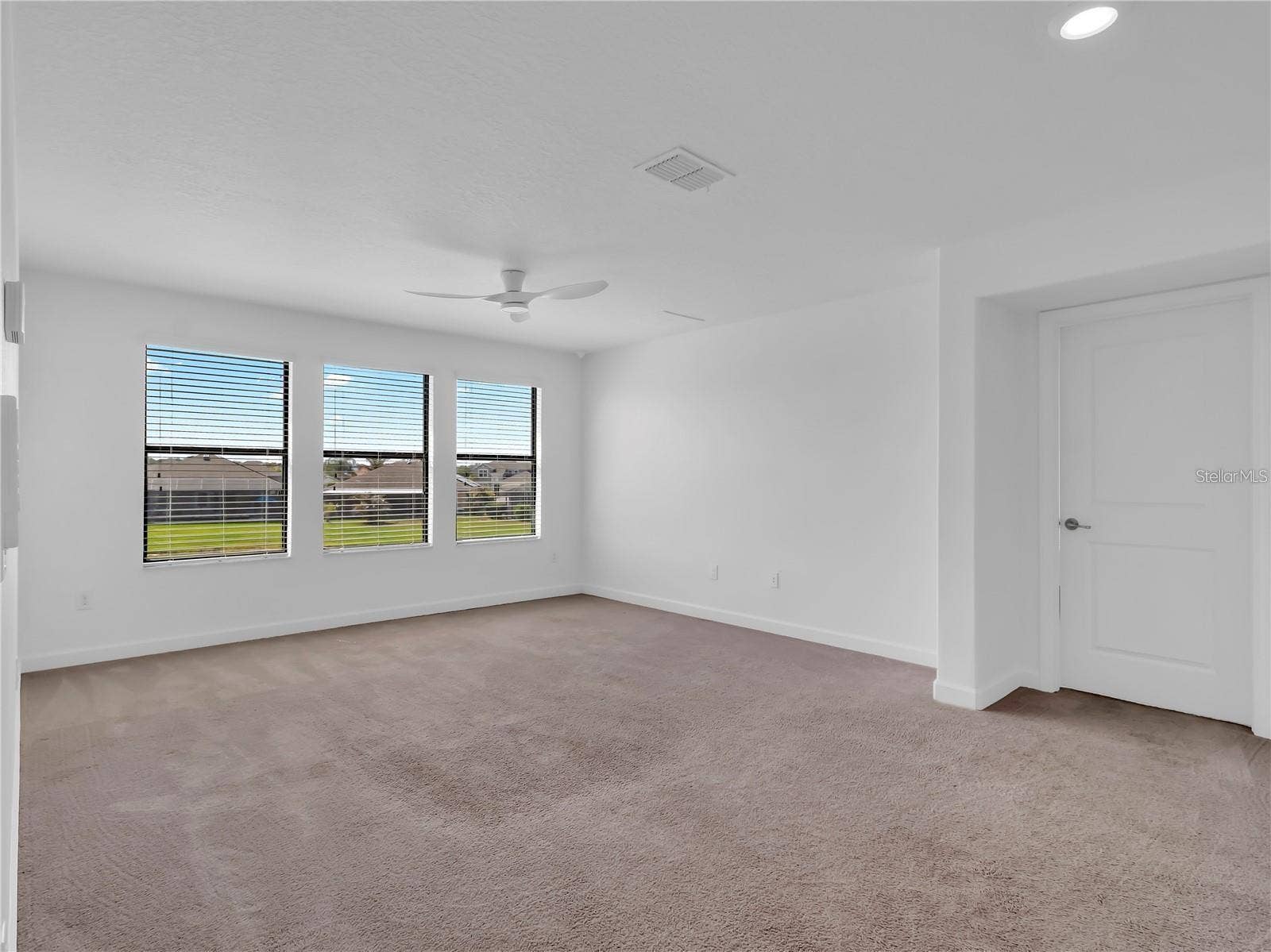 5052 IVORY STONE DRIVE, Wimauma, FL 33598 5052 IVORY STONE DRIVE, Wimauma, FL 33598
