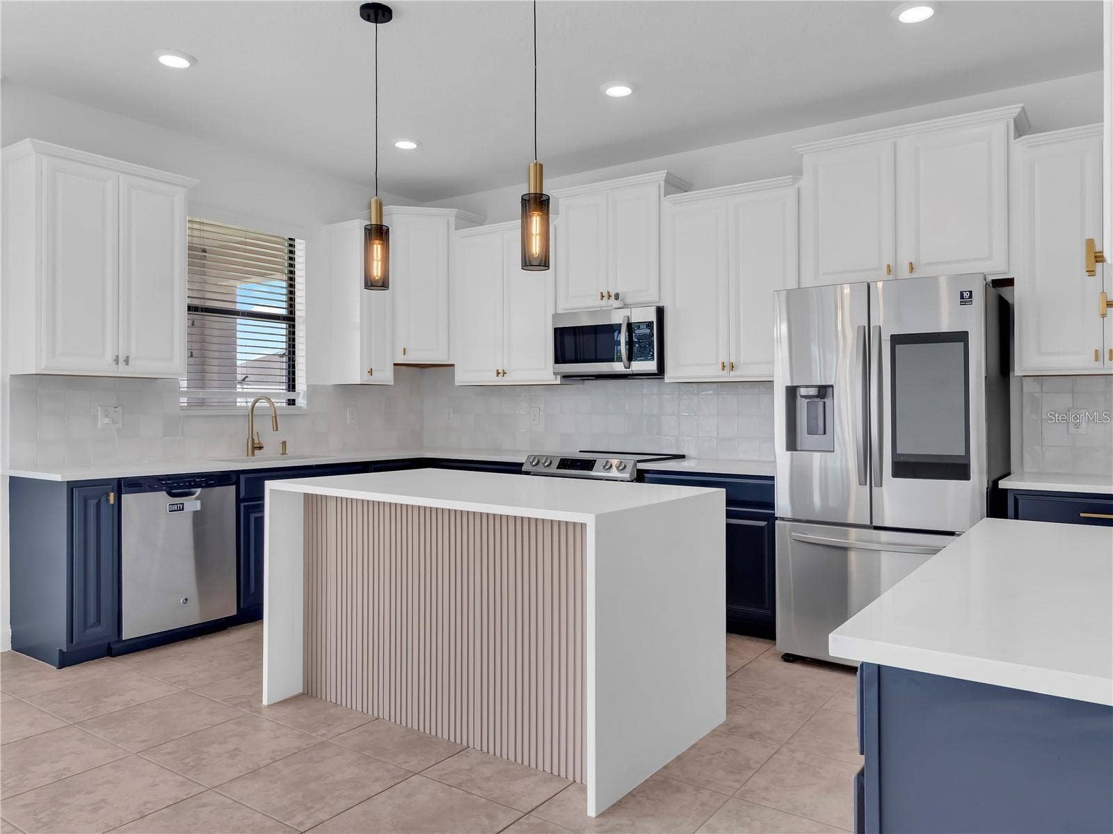 5052 IVORY STONE DRIVE, Wimauma, FL 33598 5052 IVORY STONE DRIVE, Wimauma, FL 33598