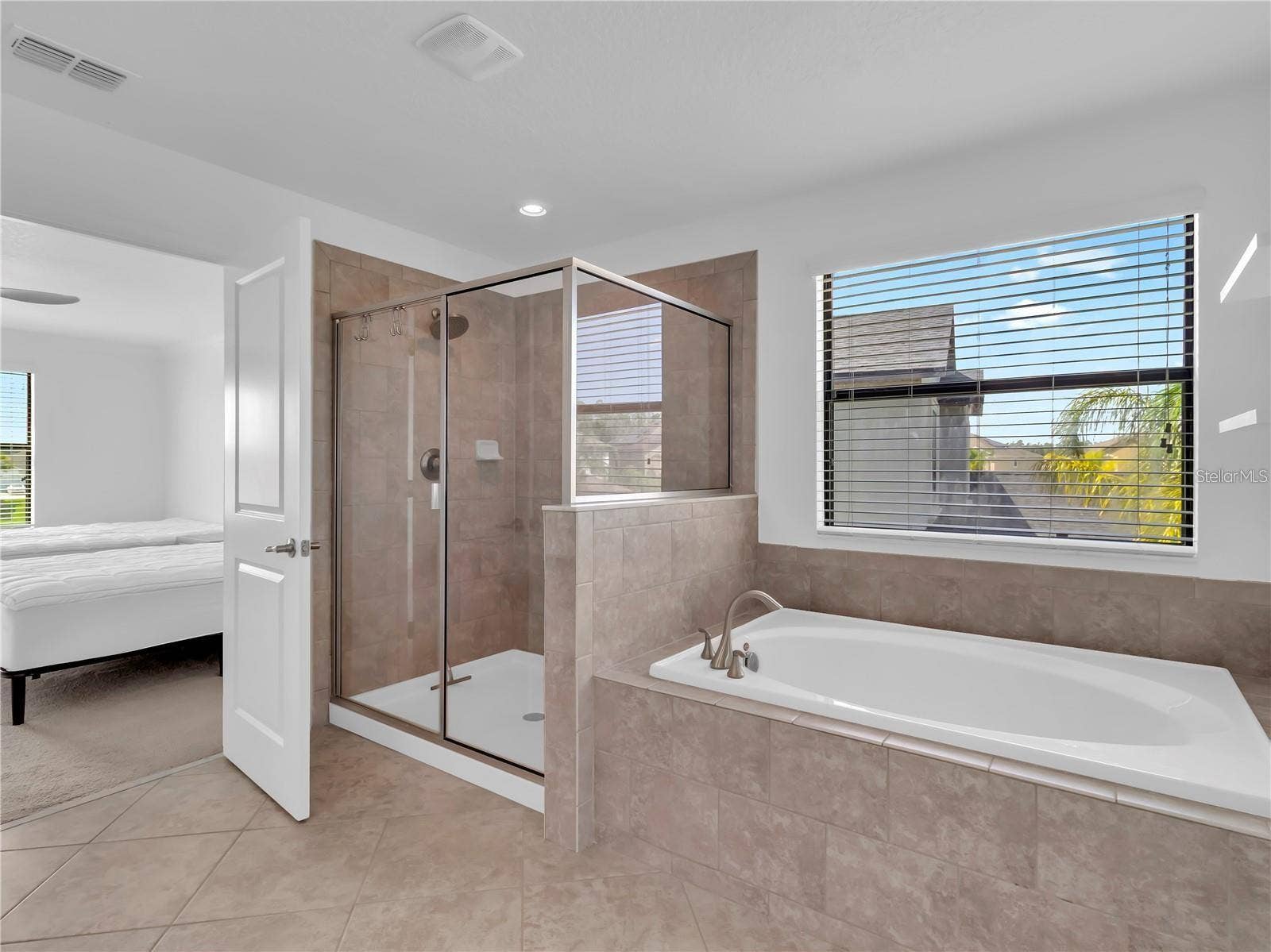 5052 IVORY STONE DRIVE, Wimauma, FL 33598 5052 IVORY STONE DRIVE, Wimauma, FL 33598