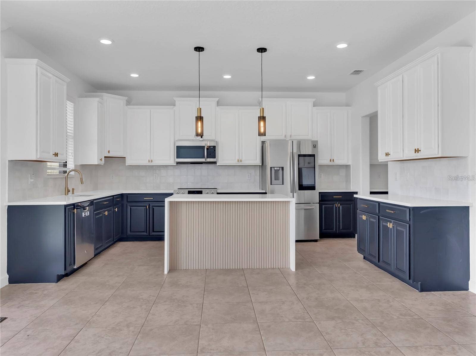 5052 IVORY STONE DRIVE, Wimauma, FL 33598 5052 IVORY STONE DRIVE, Wimauma, FL 33598