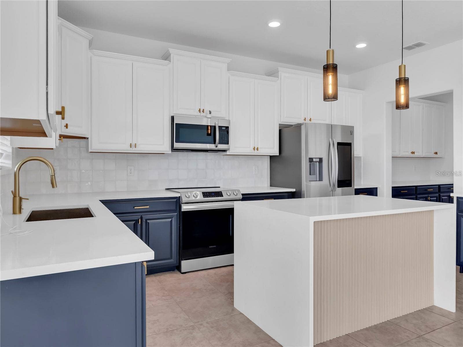 5052 IVORY STONE DRIVE, Wimauma, FL 33598 5052 IVORY STONE DRIVE, Wimauma, FL 33598
