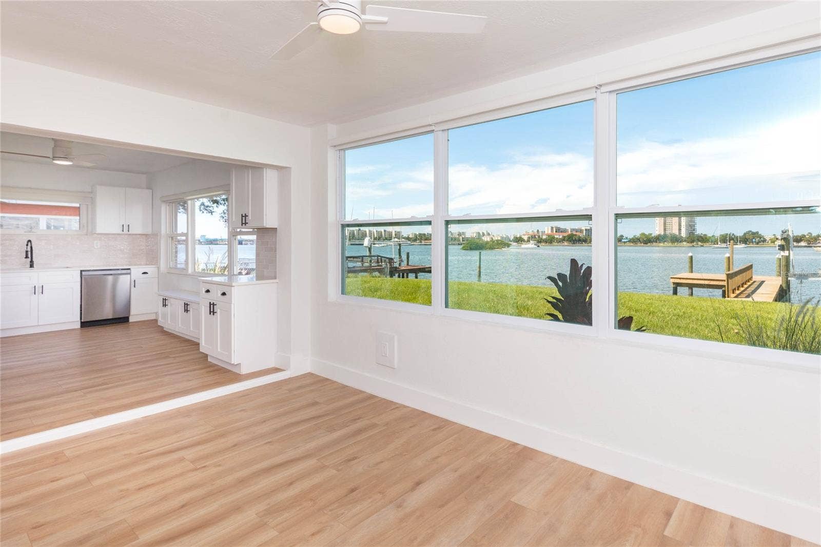 7160 S S, SHORE DR DRIVE, South Pasadena, FL 33707