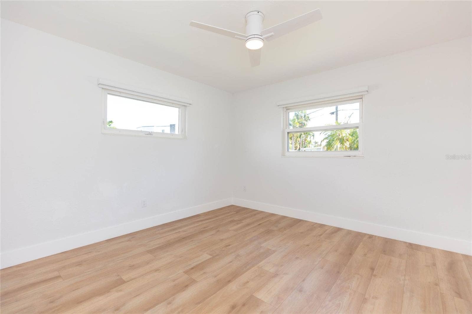 7160 S S, SHORE DR DRIVE, South Pasadena, FL 33707
