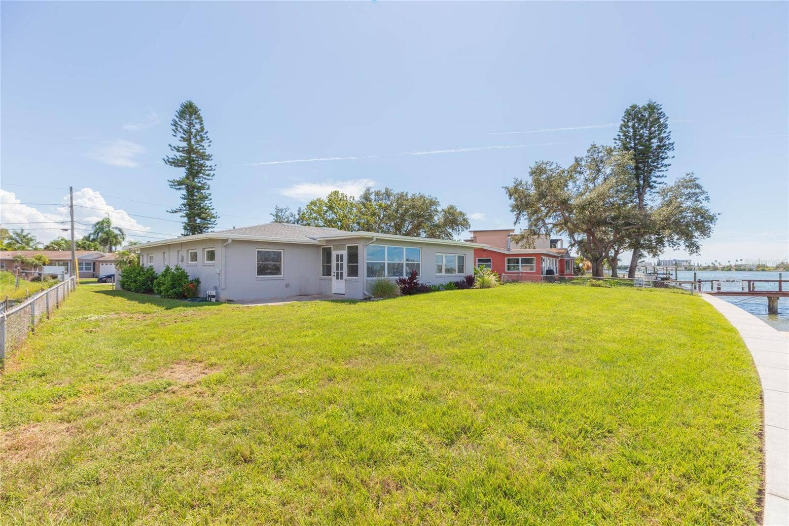 7160 S S, SHORE DR DRIVE, South Pasadena, FL 33707