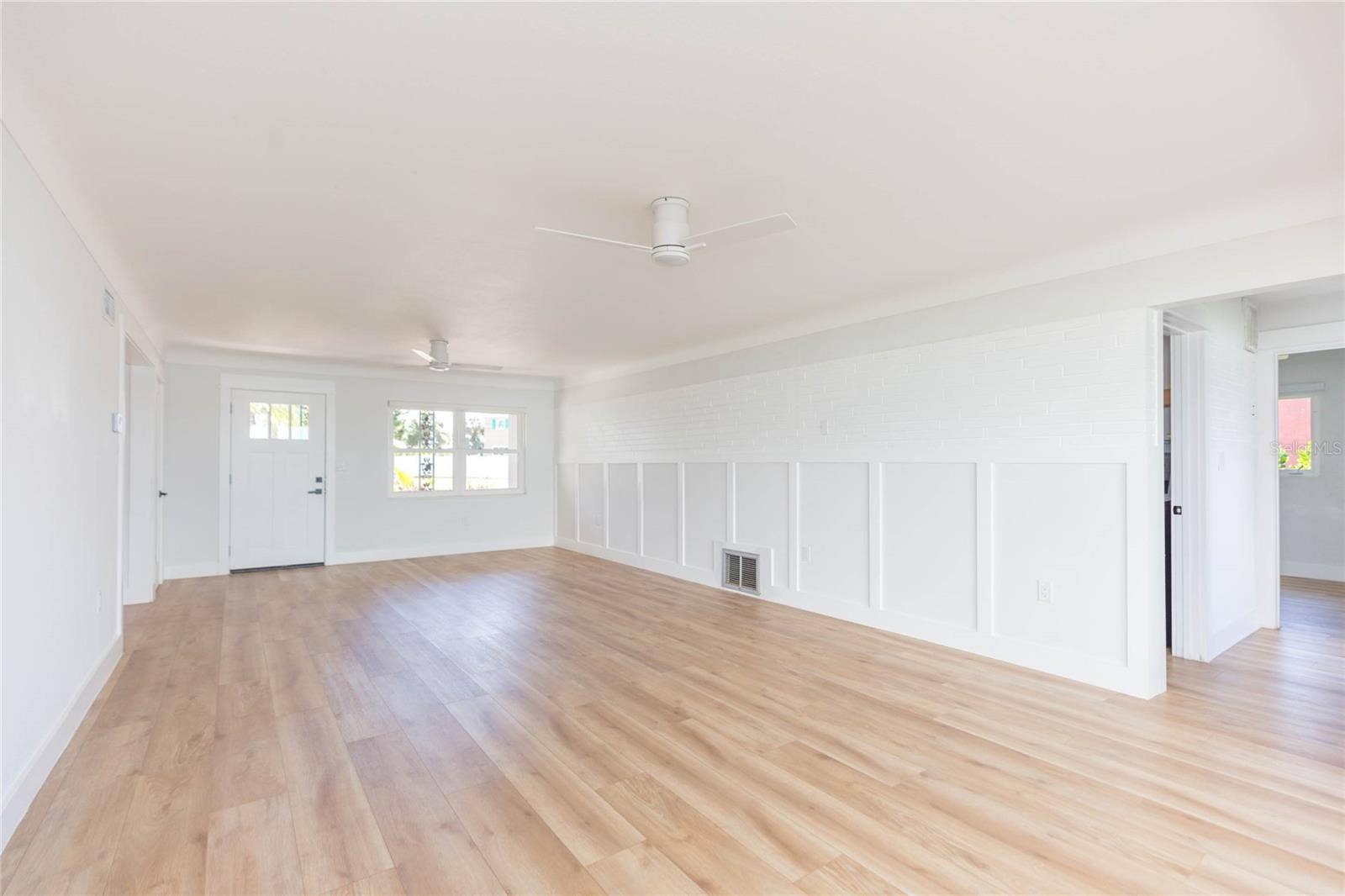 7160 S S, SHORE DR DRIVE, South Pasadena, FL 33707