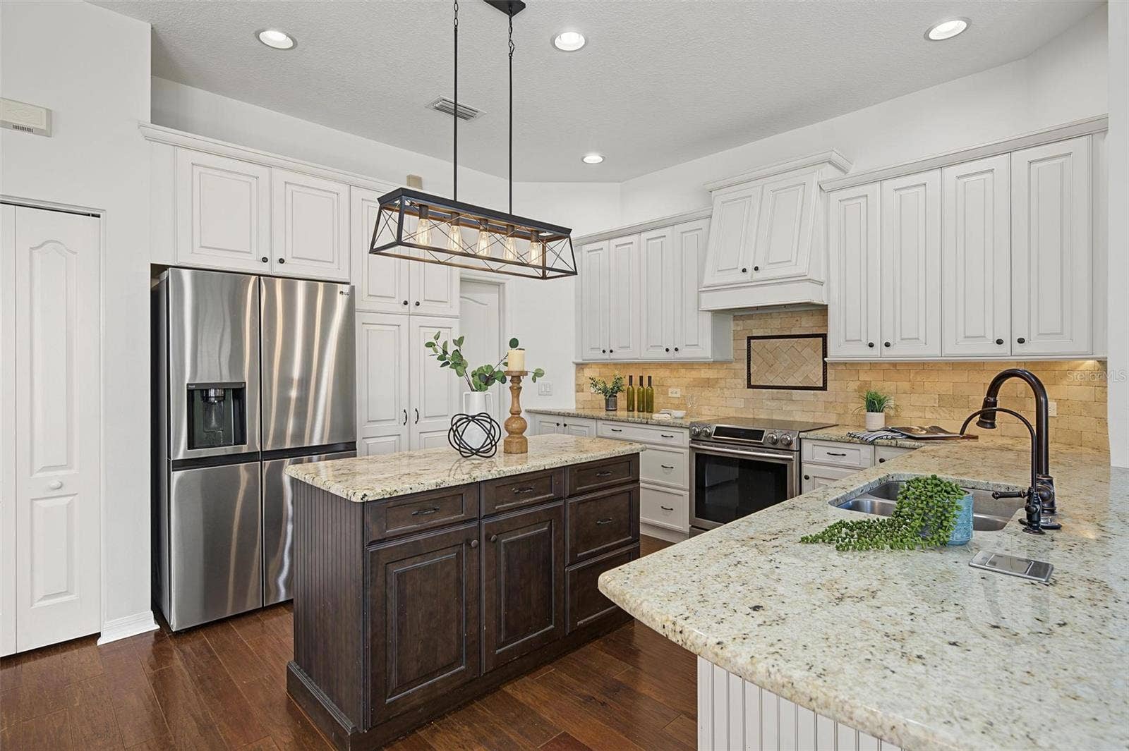 gorgeous modern kitchen