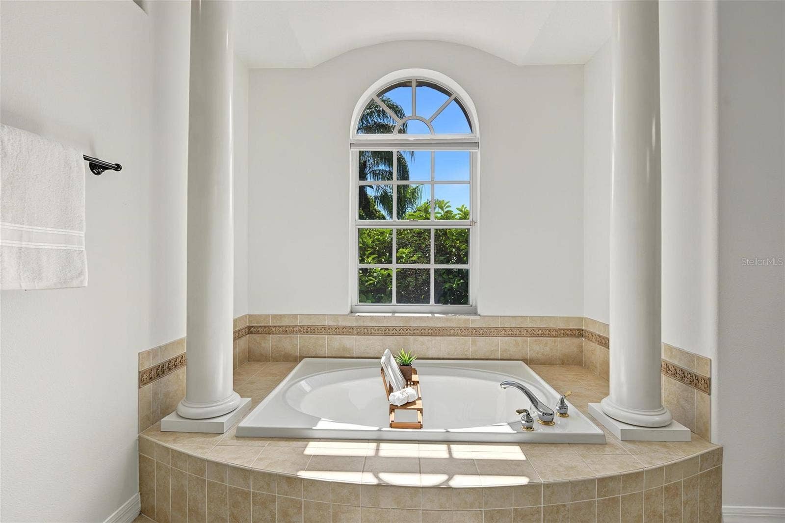 soaking tub