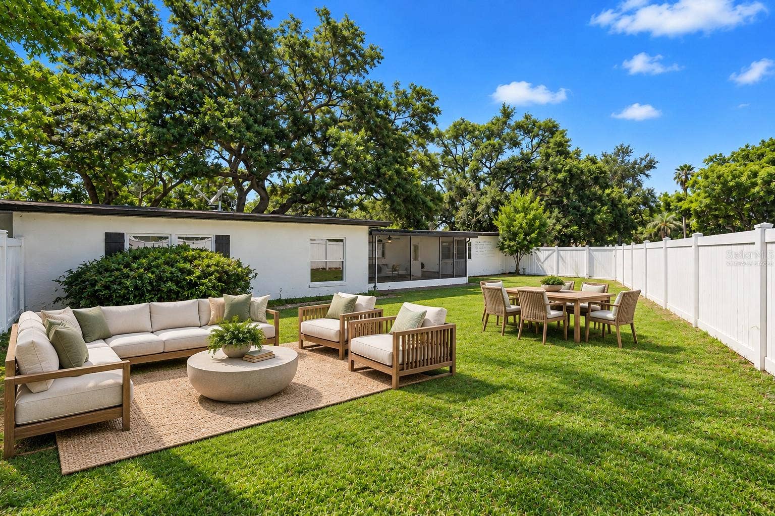 217 GARDEN CIRCLE, Belleair, FL 33756 Virtually Staged