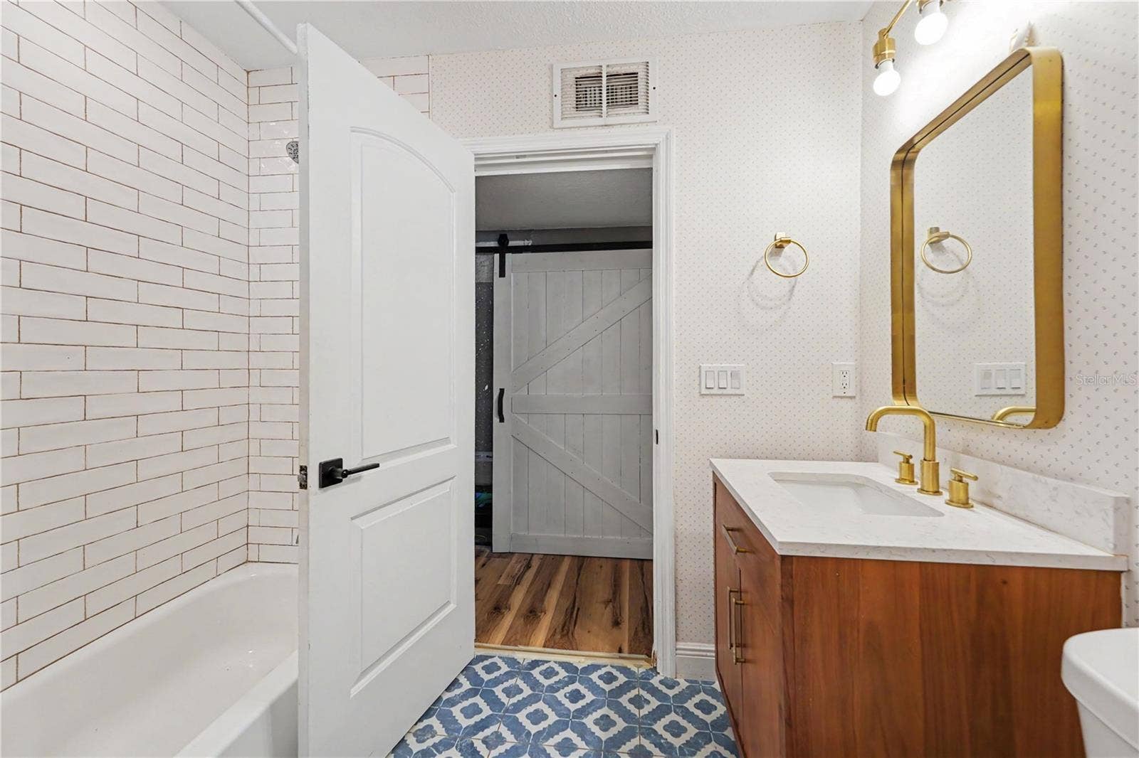 217 GARDEN CIRCLE, Belleair, FL 33756 Bathroom #1