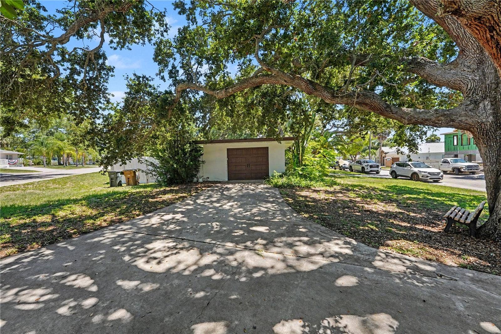 217 GARDEN CIRCLE, Belleair, FL 33756 Garage