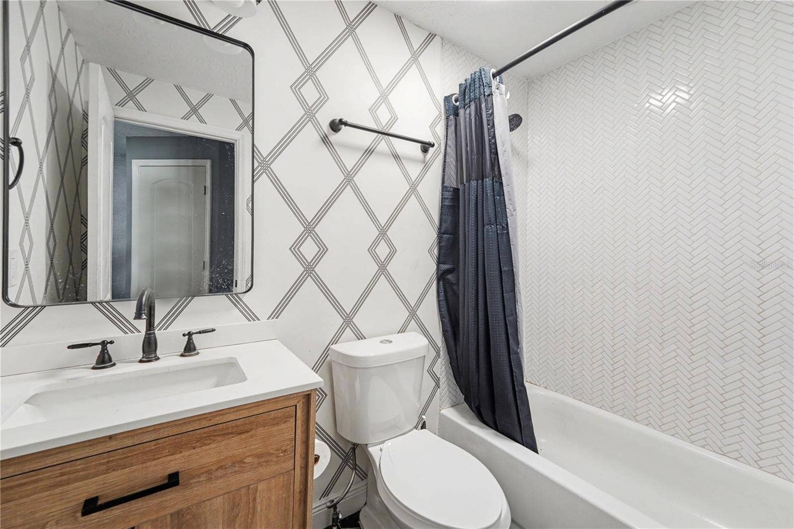 217 GARDEN CIRCLE, Belleair, FL 33756 Bathroom #2