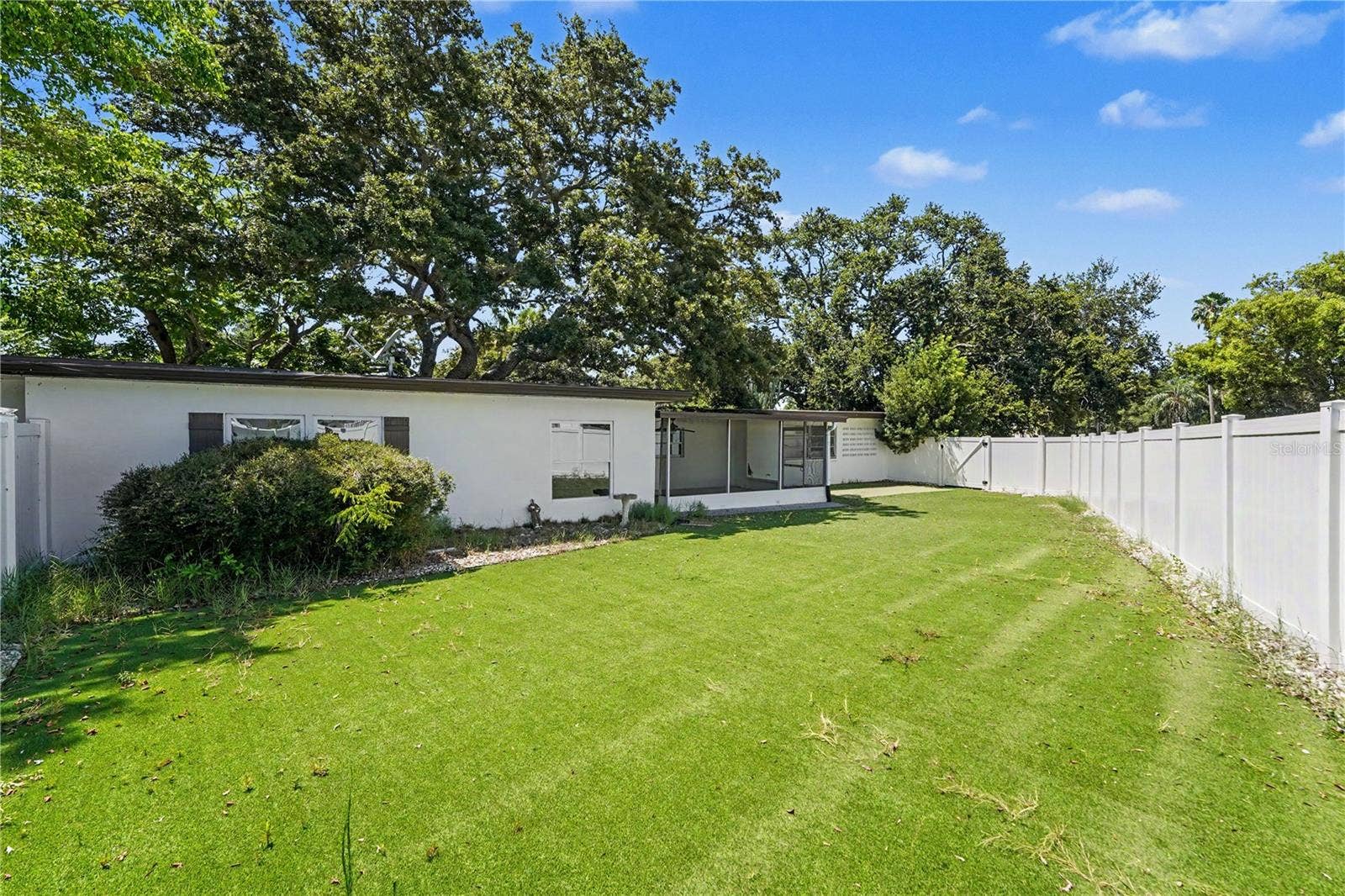 217 GARDEN CIRCLE, Belleair, FL 33756 Backyard
