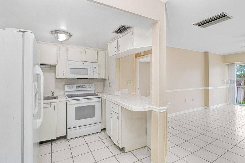 8602 HURON COURT, #50, Tampa, FL 33614 8602 HURON COURT, #50, Tampa, FL 33614