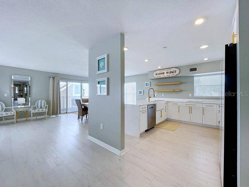 504 GULF BOULEVARD, #101, Indian Rocks Beach, FL 33785 504 GULF BOULEVARD, #101, Indian Rocks Beach, FL 33785