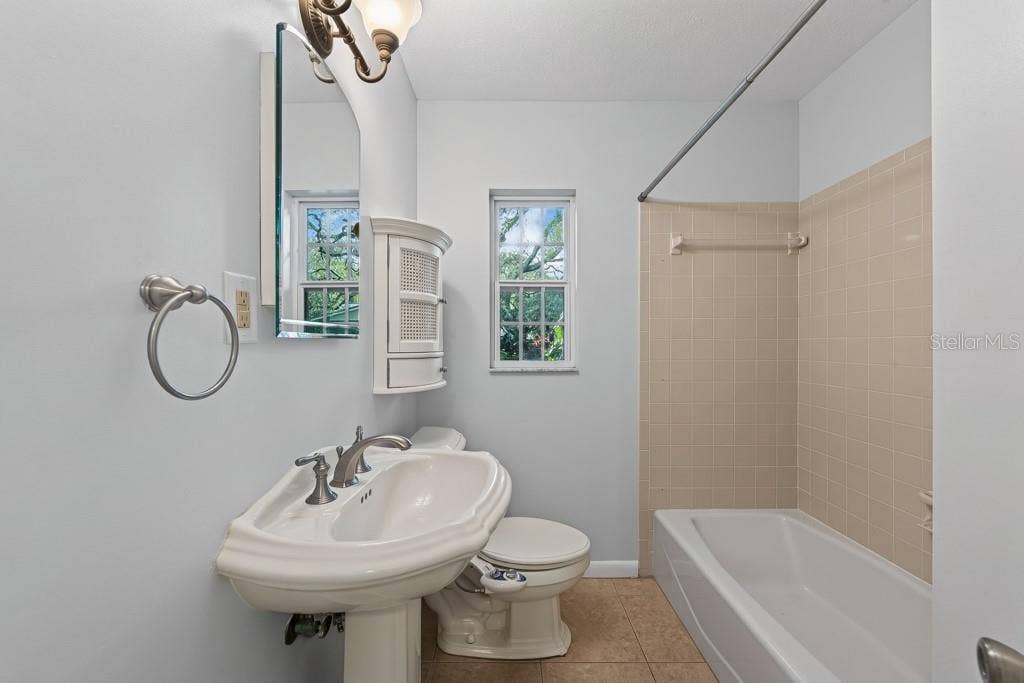 1708 POND LAKE DRIVE, Tampa, FL 33612