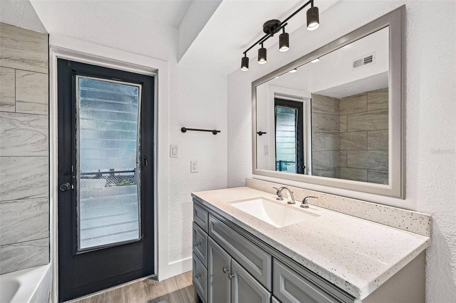 22159 ONEIDA AVENUE, Port Charlotte, FL 33952 22159 ONEIDA AVENUE, Port Charlotte, FL 33952