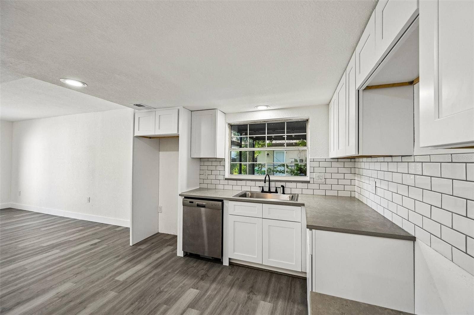 22159 ONEIDA AVENUE, Port Charlotte, FL 33952 22159 ONEIDA AVENUE, Port Charlotte, FL 33952