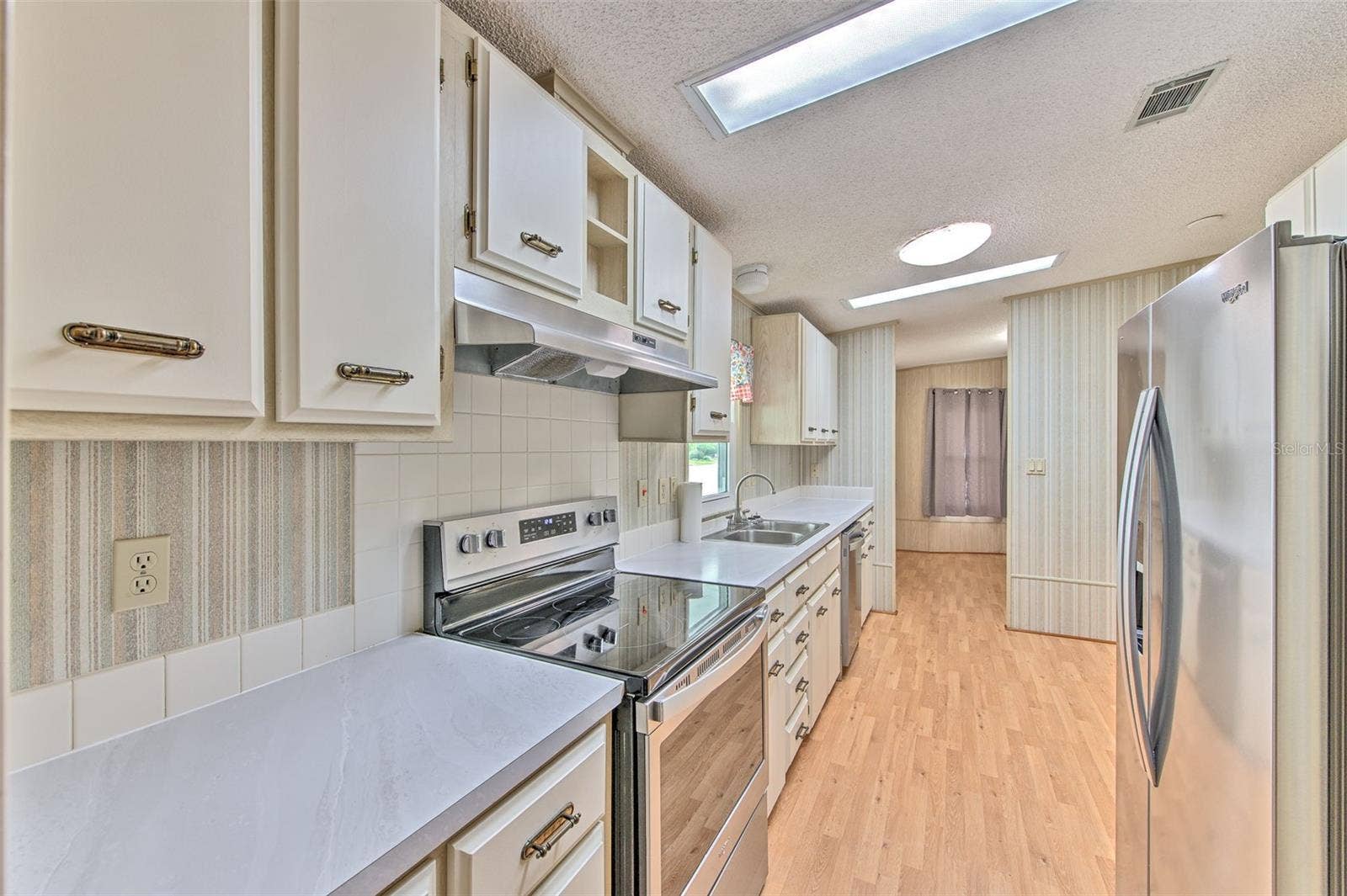 35207 MAKENZIE STREET, Zephyrhills, FL 33541 35207 MAKENZIE STREET, Zephyrhills, FL 33541
