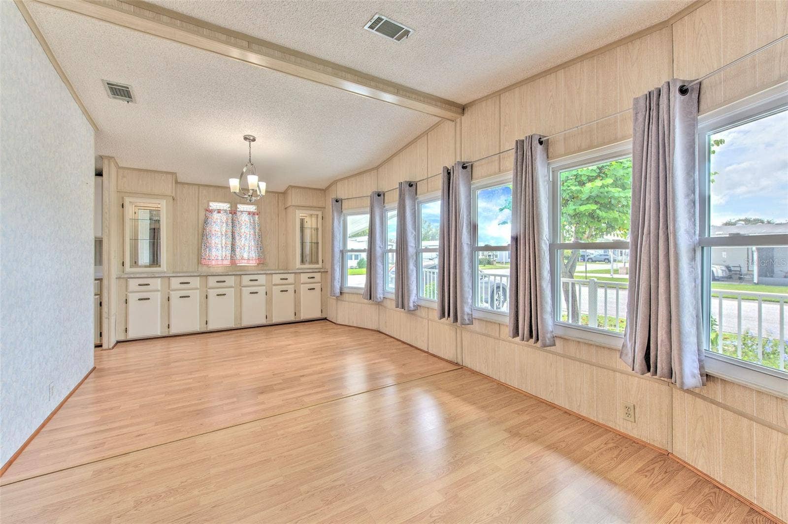 35207 MAKENZIE STREET, Zephyrhills, FL 33541 35207 MAKENZIE STREET, Zephyrhills, FL 33541
