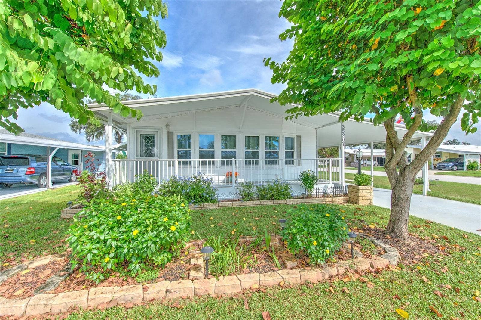 35207 MAKENZIE STREET, Zephyrhills, FL 33541 35207 MAKENZIE STREET, Zephyrhills, FL 33541