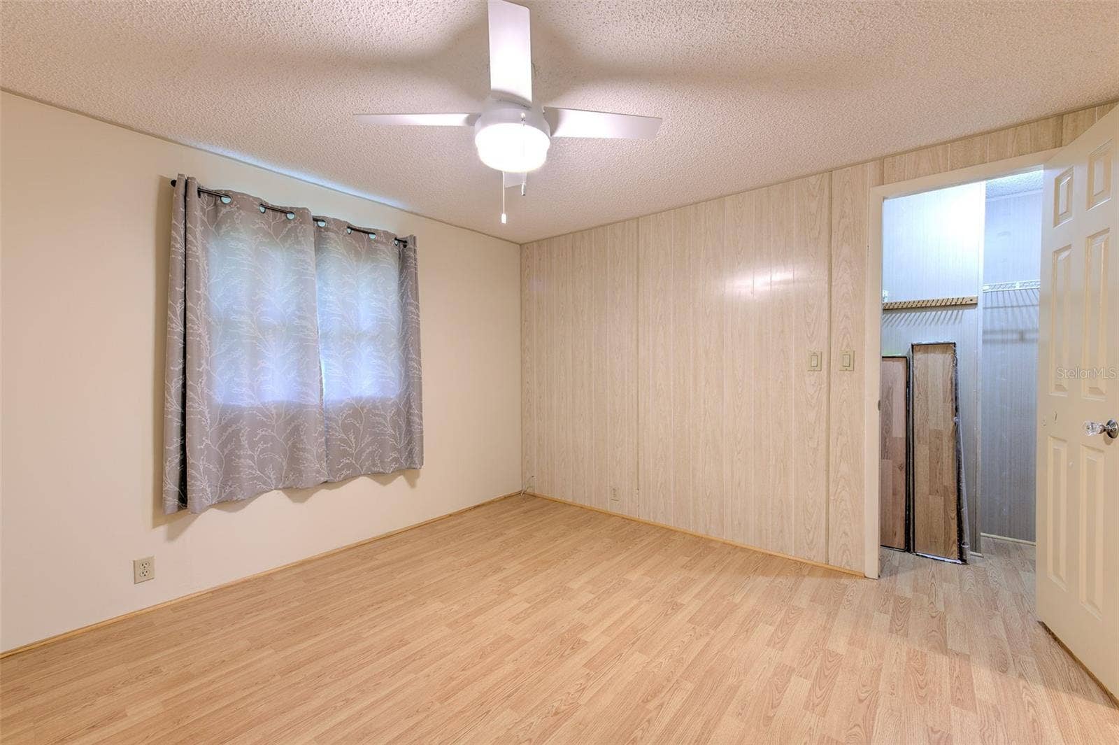 35207 MAKENZIE STREET, Zephyrhills, FL 33541 35207 MAKENZIE STREET, Zephyrhills, FL 33541