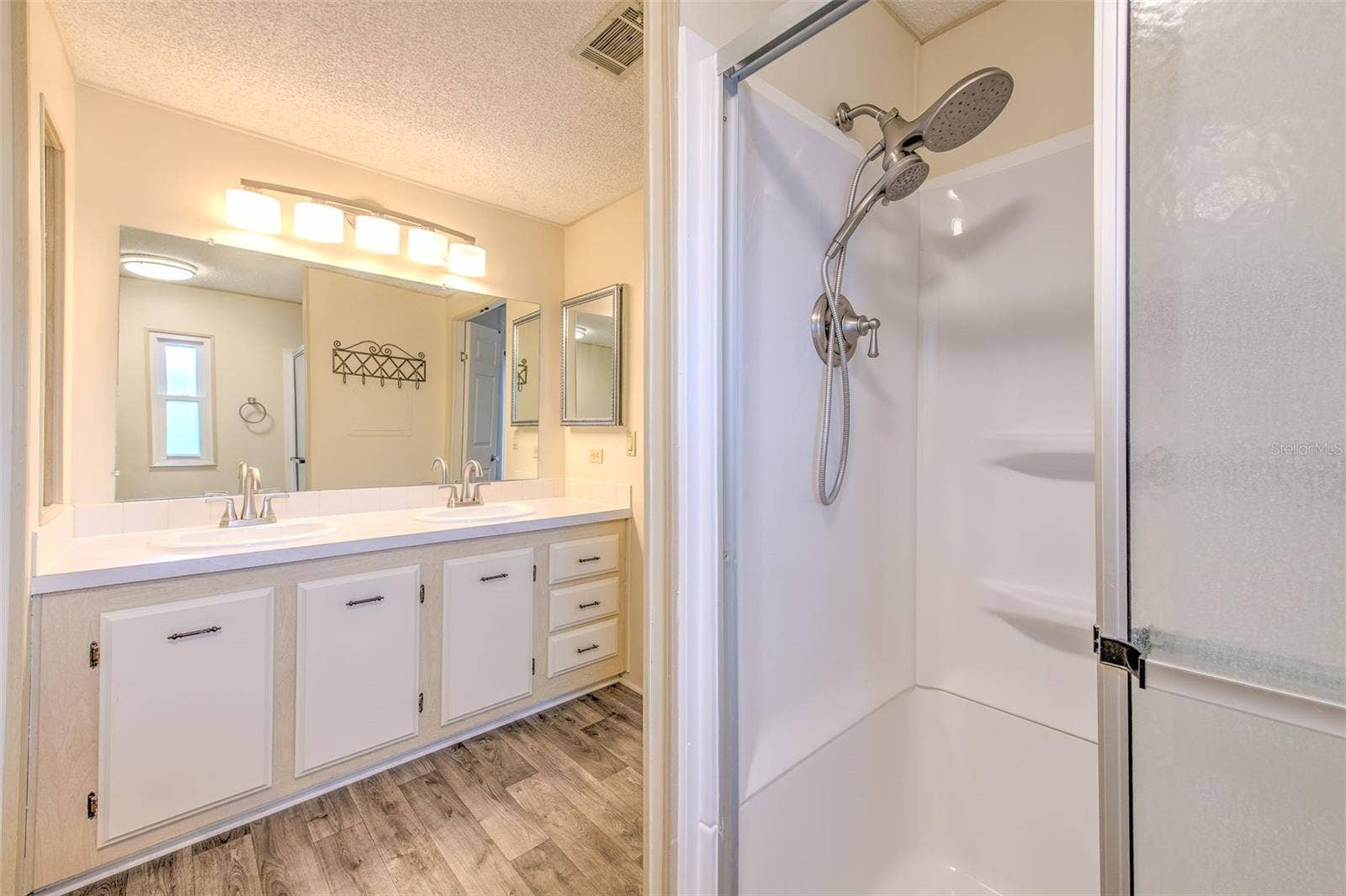 35207 MAKENZIE STREET, Zephyrhills, FL 33541 35207 MAKENZIE STREET, Zephyrhills, FL 33541
