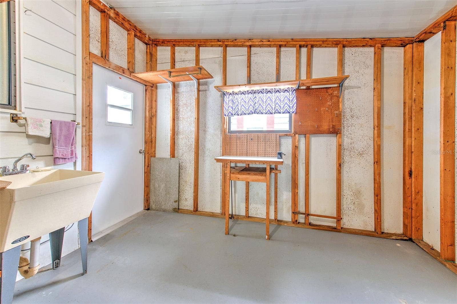 35207 MAKENZIE STREET, Zephyrhills, FL 33541 35207 MAKENZIE STREET, Zephyrhills, FL 33541