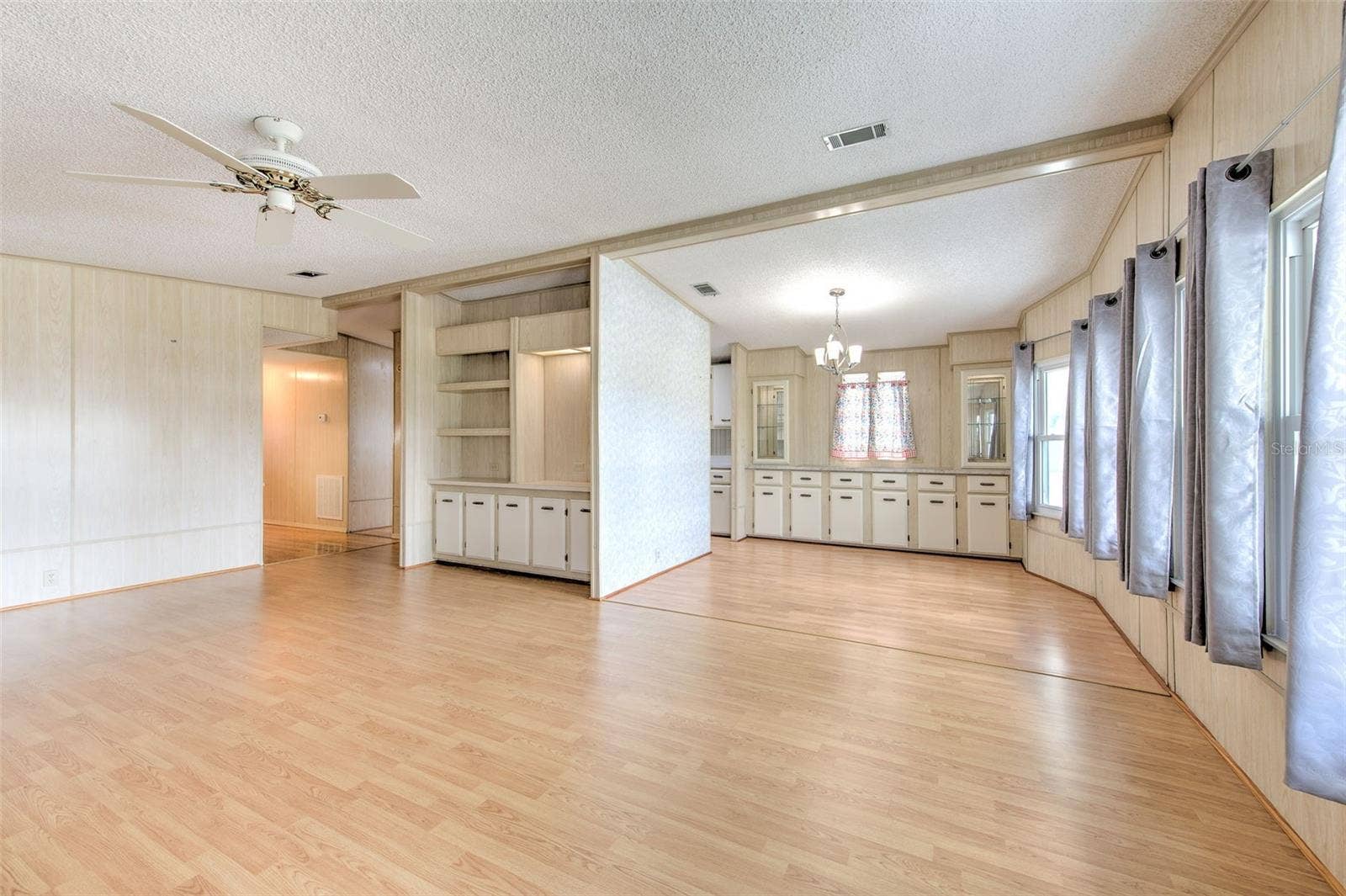 35207 MAKENZIE STREET, Zephyrhills, FL 33541 35207 MAKENZIE STREET, Zephyrhills, FL 33541