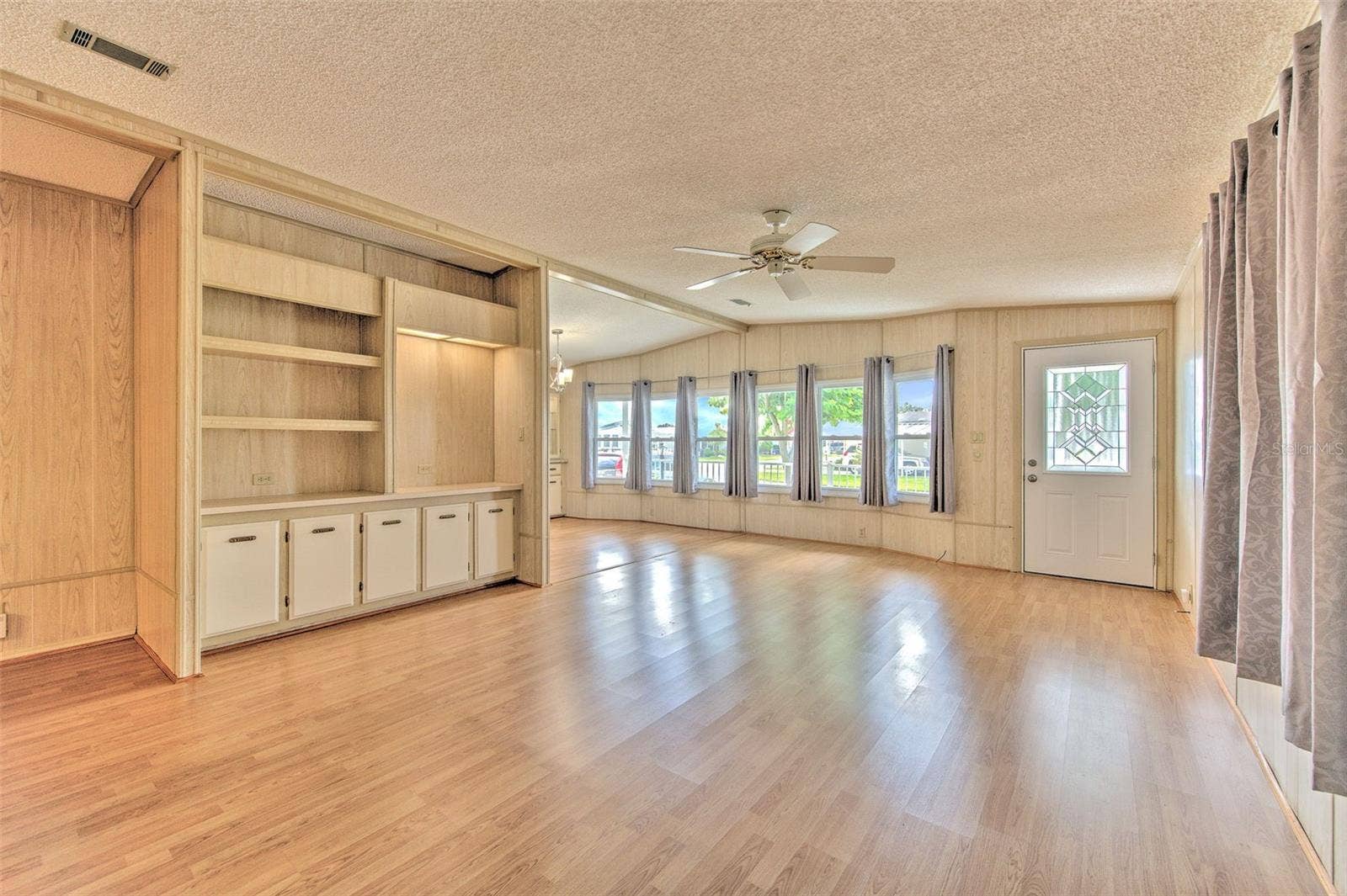 35207 MAKENZIE STREET, Zephyrhills, FL 33541 35207 MAKENZIE STREET, Zephyrhills, FL 33541