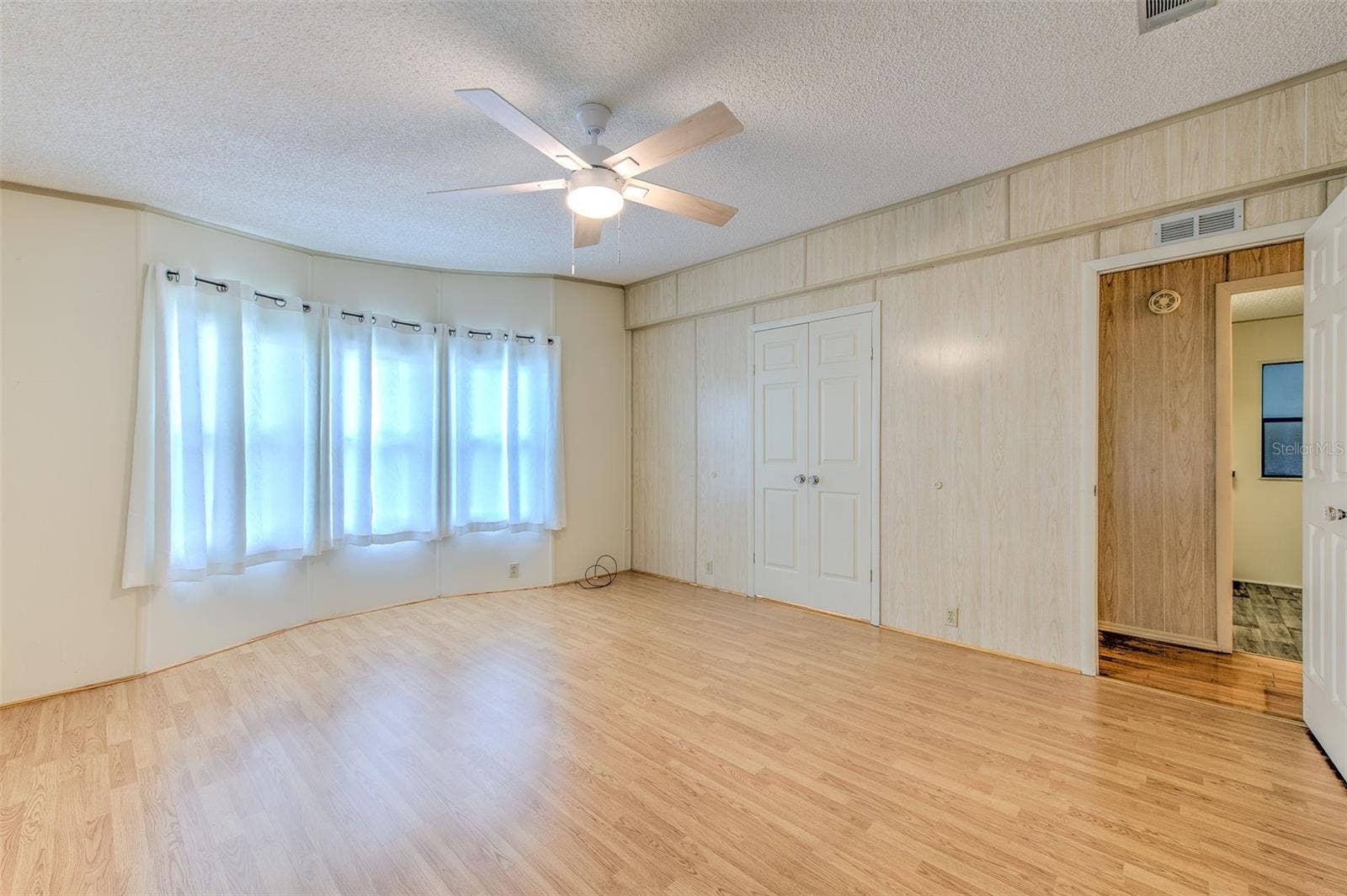 35207 MAKENZIE STREET, Zephyrhills, FL 33541 35207 MAKENZIE STREET, Zephyrhills, FL 33541