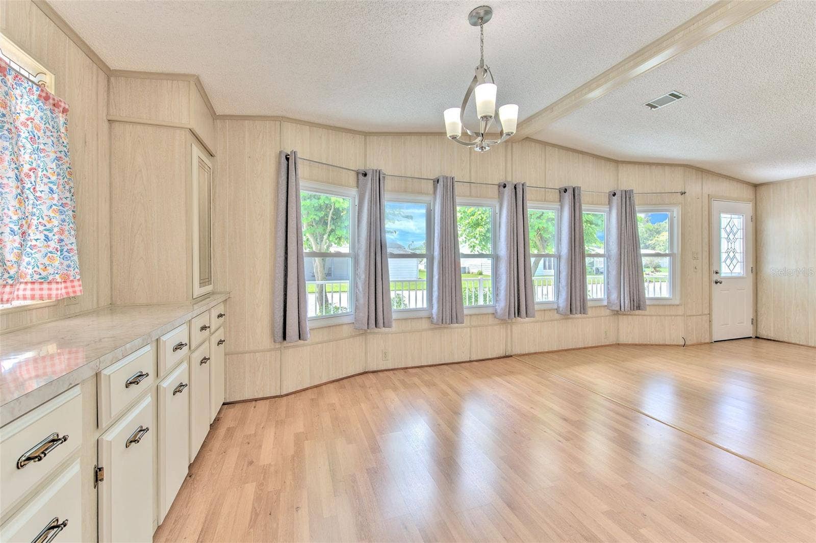 35207 MAKENZIE STREET, Zephyrhills, FL 33541 35207 MAKENZIE STREET, Zephyrhills, FL 33541