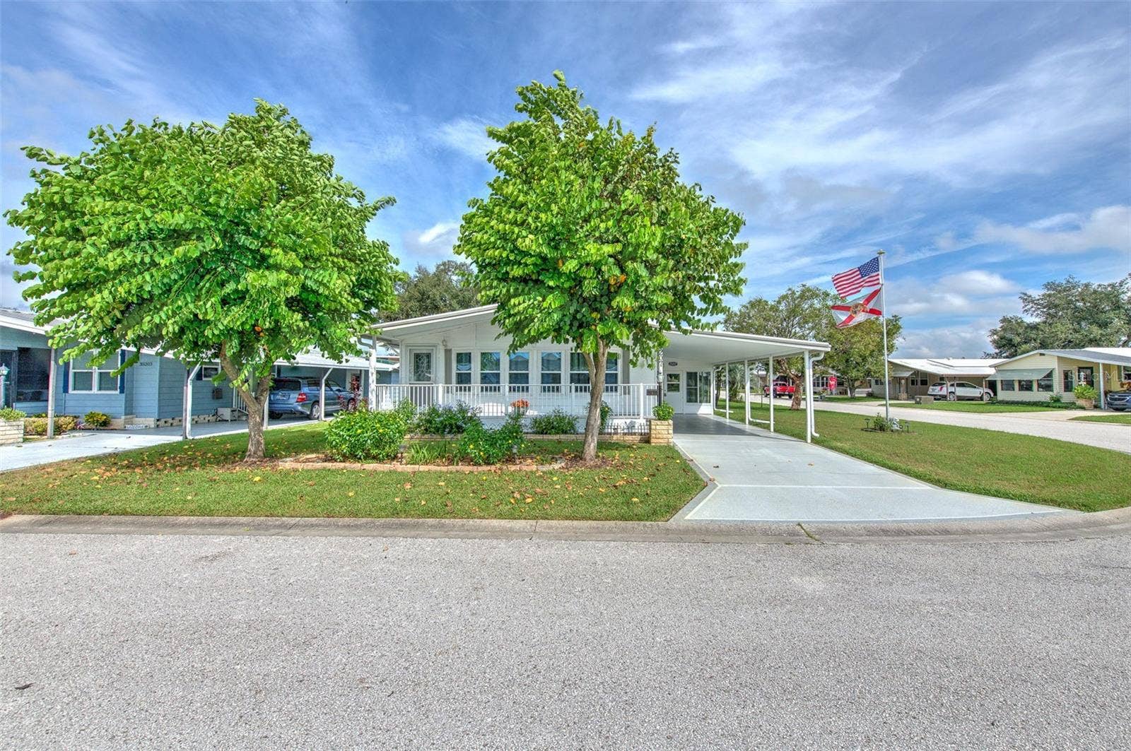 35207 MAKENZIE STREET, Zephyrhills, FL 33541 35207 MAKENZIE STREET, Zephyrhills, FL 33541