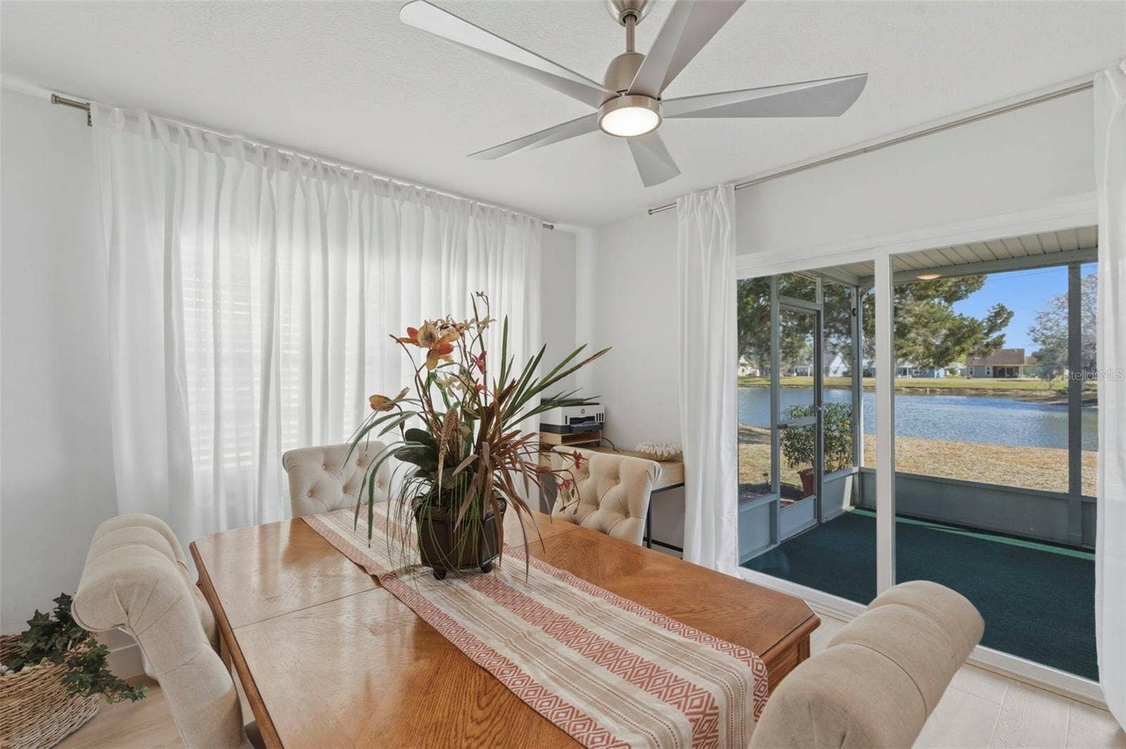 Den/ Dining area