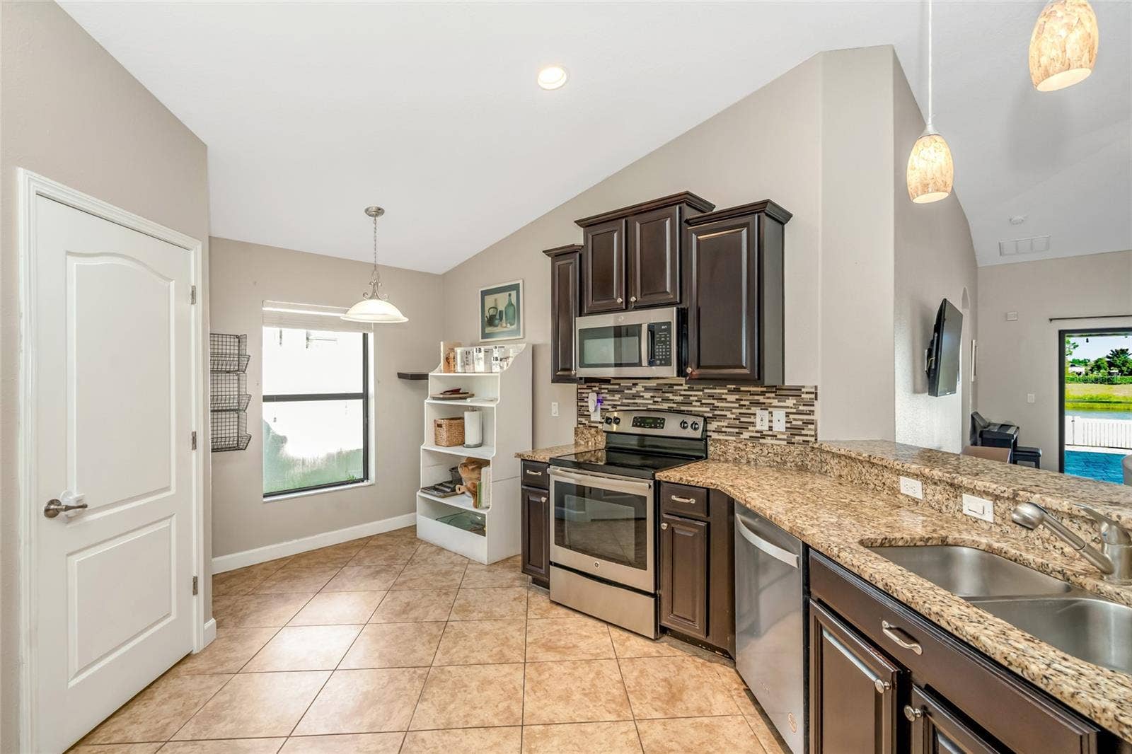 12539 MOUNTAIN SPRINGS PLACE, New Port Richey, FL 34655 Kitchen