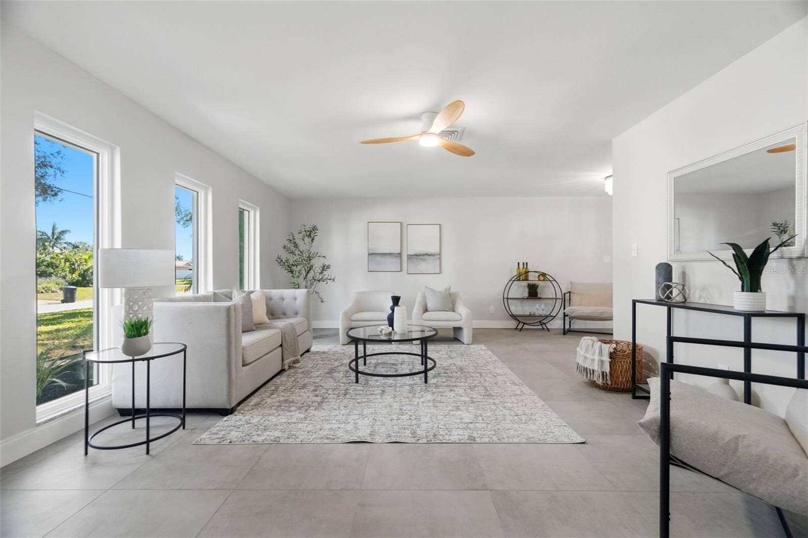 4700 14TH STREET NE, St Petersburg, FL 33703 Living room.